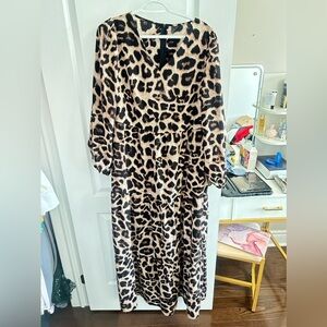 Leopard maxi dress only worn a few times in great condition
